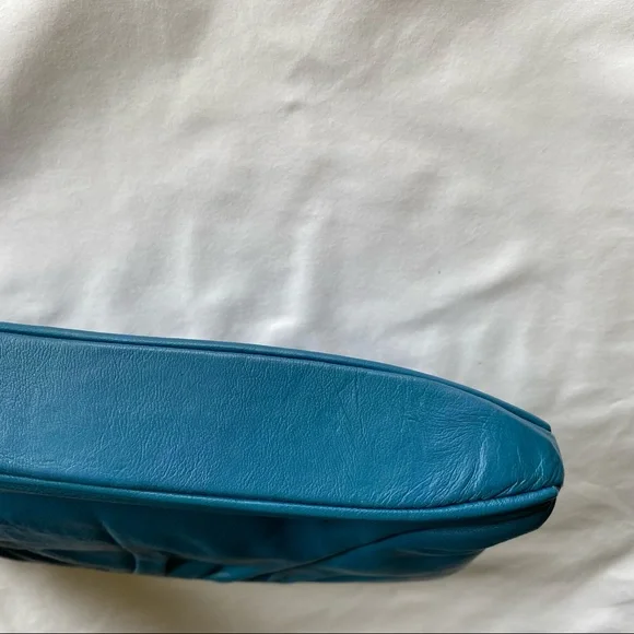 Vtg 80’s blue leather clutch purse. - Picture 5 of 7